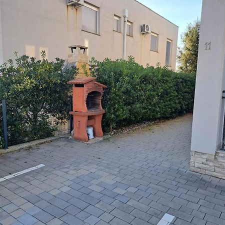 Apartman Lozancic Vir Kültér fotó