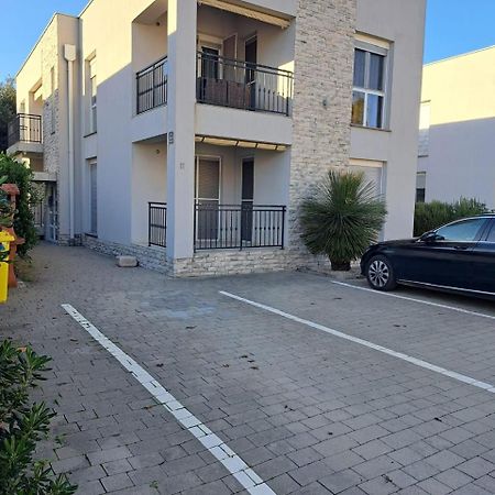 Apartman Lozancic Vir Kültér fotó
