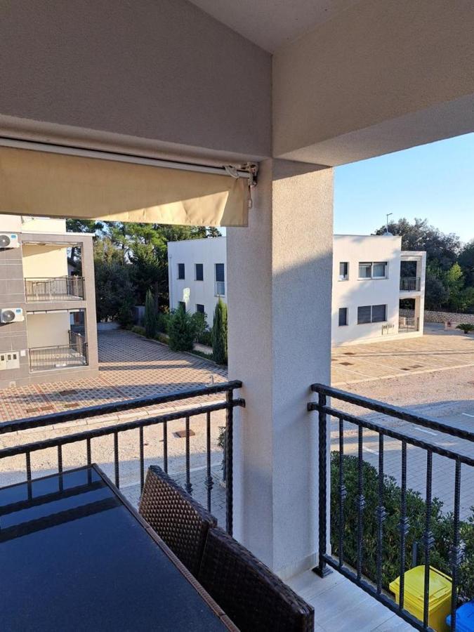 Apartman Lozancic Vir Kültér fotó